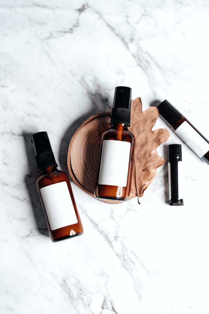 Obowiązki osób odpowiedzialnych w&nbsp;Rozporządzeniu Parlamentu Europejskiego i&nbsp;Rady (WE) nr&nbsp;1223/2009 z&nbsp;dnia 30 listopada 2009&nbsp;r. dotyczące produktów kosmetycznych (dalej określanym rozporządzeniem kosmetycznym)